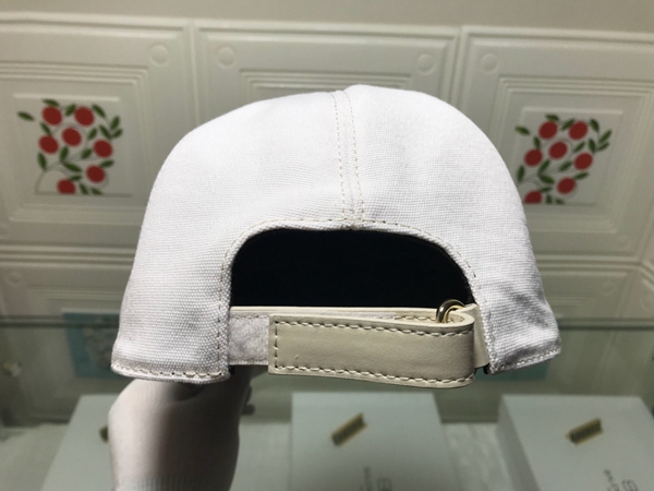 ブランド帽子側面デザイン